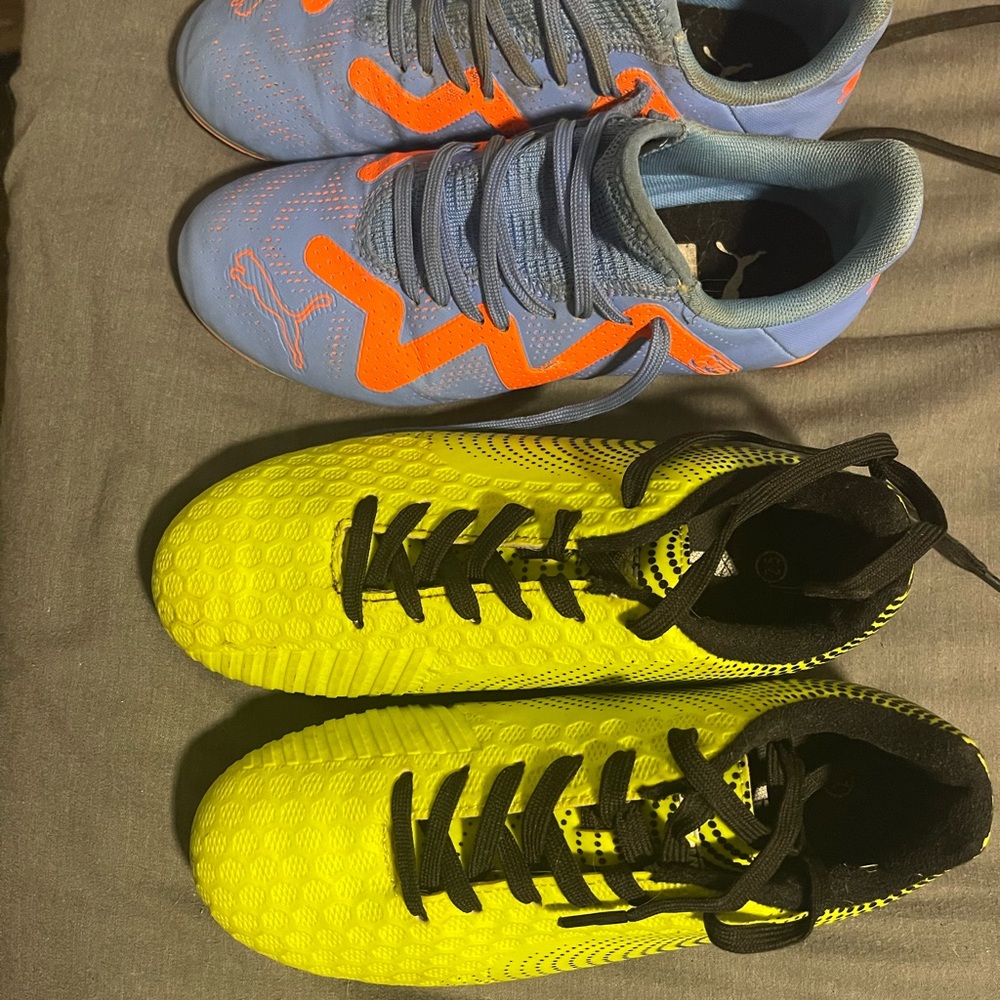 2 pair boys cleats size 2.5 Vizari Stealth Soccer-Shoes and Nike Predator